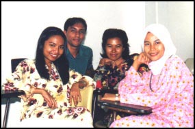 Before our Methodology class, we must have our photo session first.... Nony, Me, Herna, and Ifa.